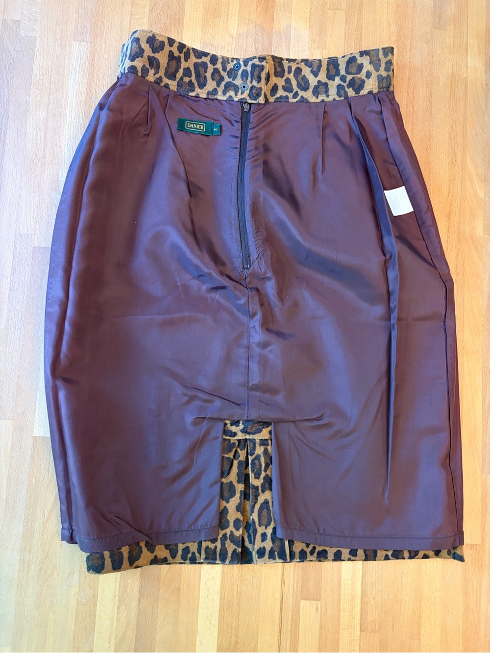 Danier Leopard-Print Pencil Skirt in Brown and Black - Picture 8 of 12